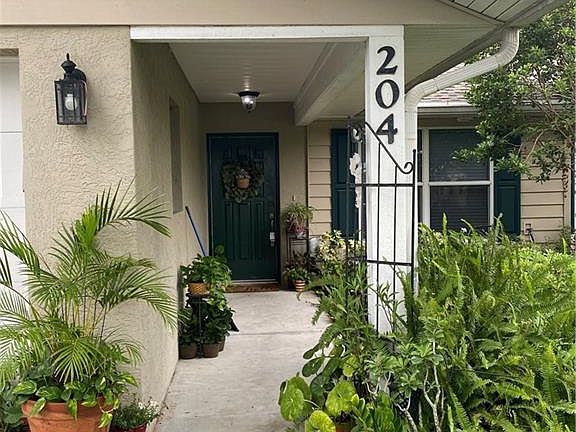 2nd image of 204 W Crescent Dr #204