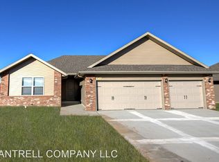 373 W Corsica St, Republic, MO 65738