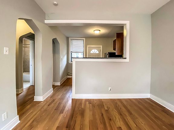 4th image of 4417 N Wolcott Ave APT 3B