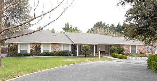 1st image of 708 Yorkshire Ct