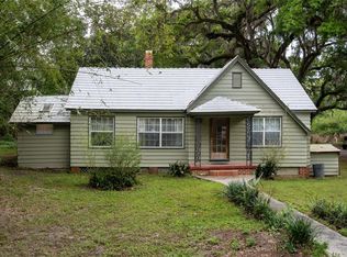 520 Desoto Ave, De Leon Springs, FL 32130