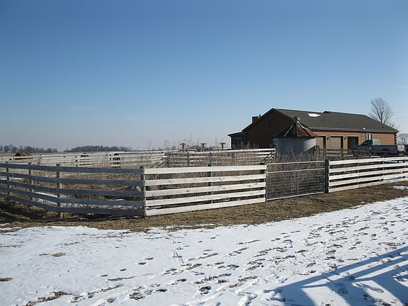 5th image of 8207 N 600 W