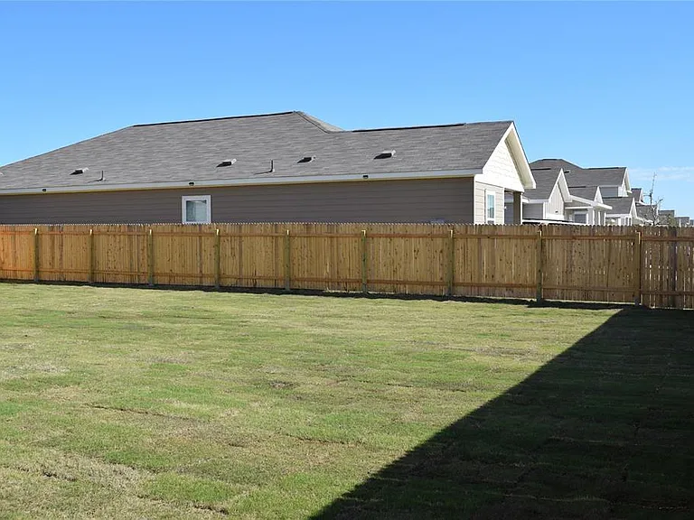 431 Robins Nest Ln — Photo 31