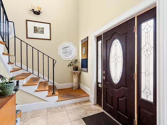 3rd image of 62 Winthrop St #2