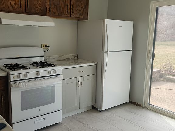 2nd image of 1175 Abbott Dr Unit 1-2E