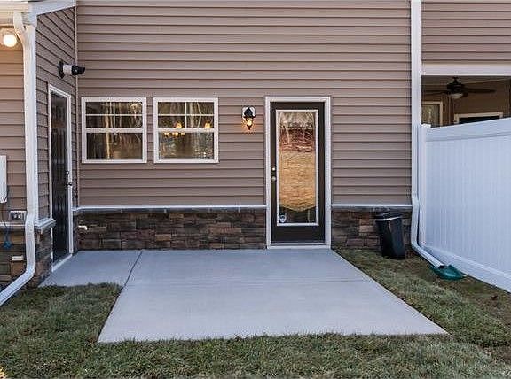 4th image of 8007 Rutland Village Dr