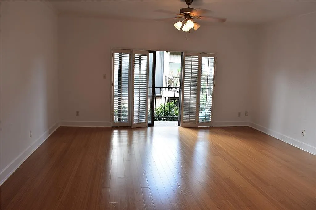Building Photo - 2425 Underwood St #350