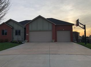 905 Ridge Road Pl, Hickman, NE 68372