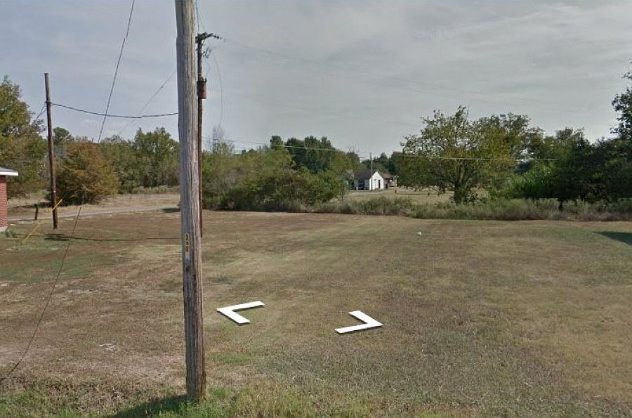 1st image of 410 S Rock Island St