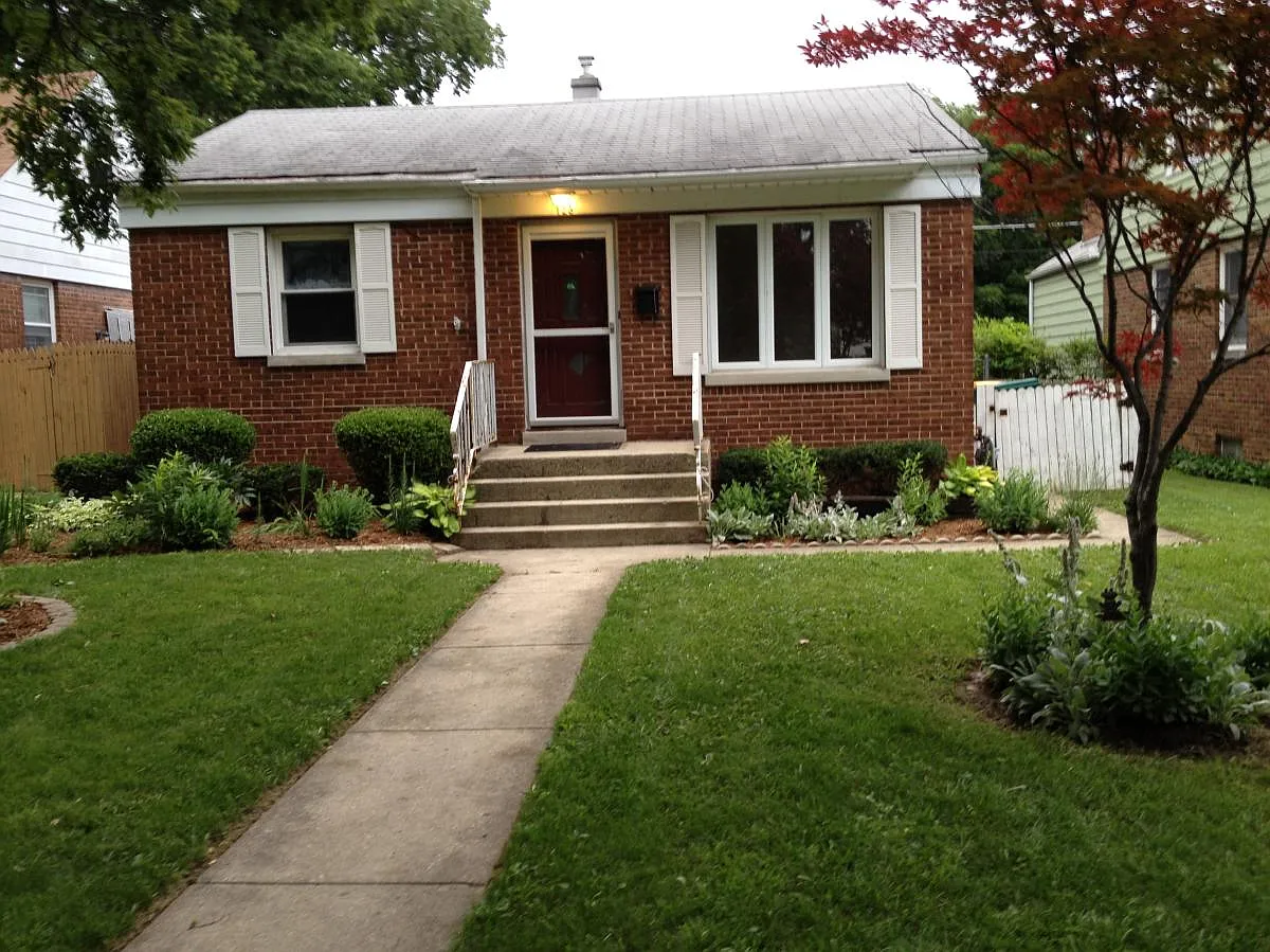 126 Earl Ave photo 1