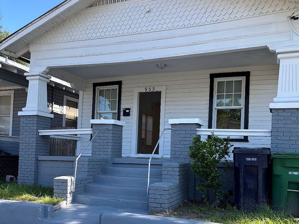 1st image of 933 E 11th Ave
