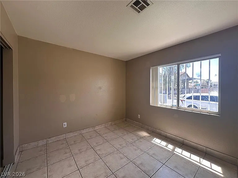 3732 Black Walnut Ave — Photo 15