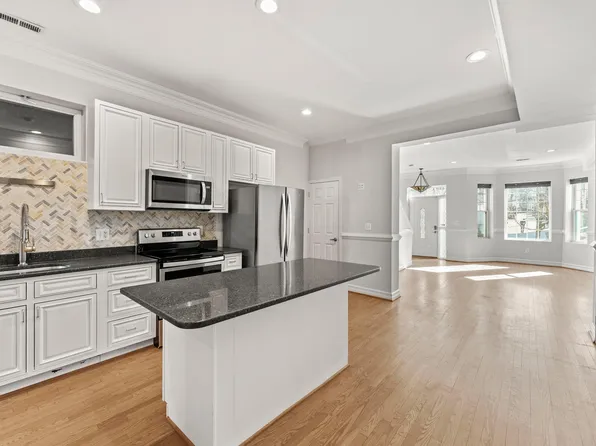 1215 Otis Pl NW, Washington, DC 20010