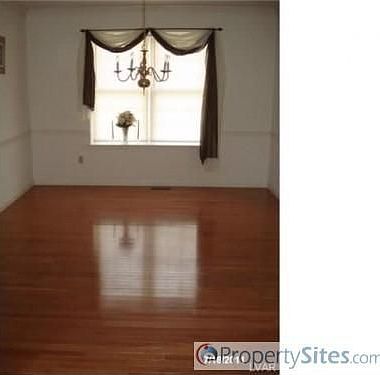 4th image of 2113 Stafford Dr