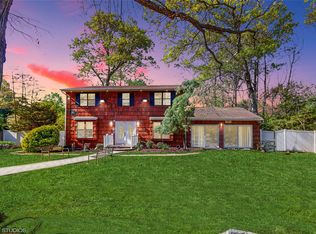 318 Veterans Memorial Hwy, Commack, NY 11725