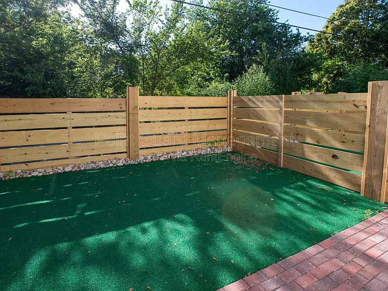 315 S Green St — Photo 20