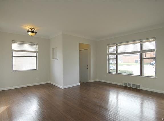 2nd image of 23140 Orchard Lake Rd