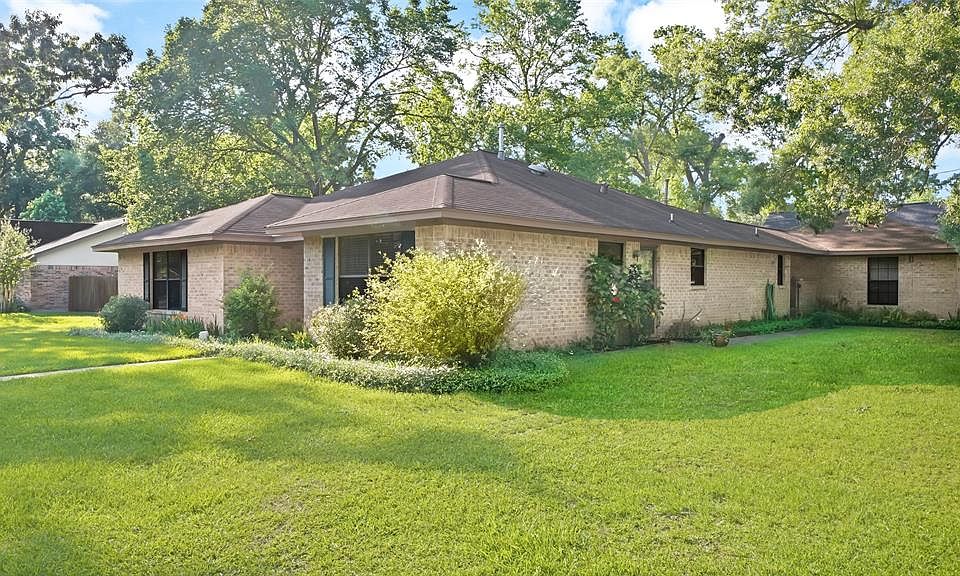 1st image of 843 Fall Creek Dr