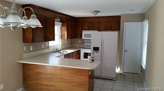 1st image of 411 Caswell Ave