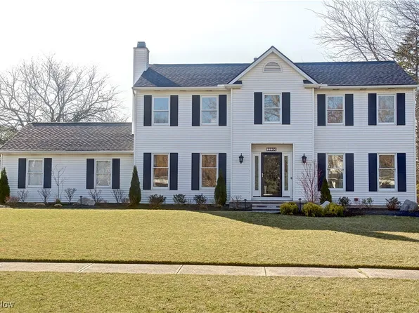 2230 Holly Ln, Avon, OH 44011