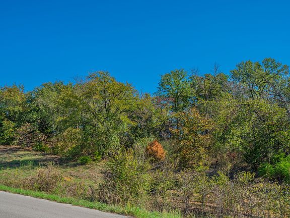 4th image of 14 Robinson Canyon Rd