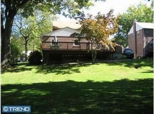 350 Oakdale Pl, Springfield, PA 19064