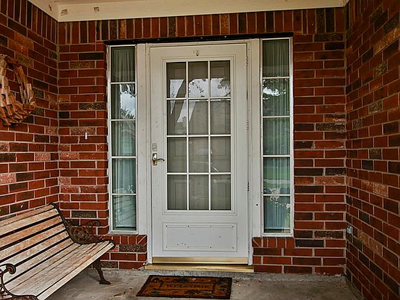 3rd image of 3006 Sun Glen Ct
