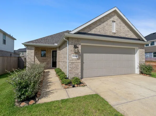 19244 Hazel Firs Ct, Magnolia, TX 77355