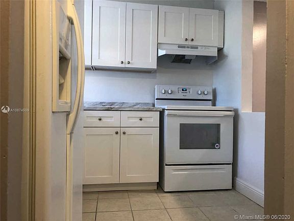 3rd image of 8200 Sunrise Lakes Blvd APT 106