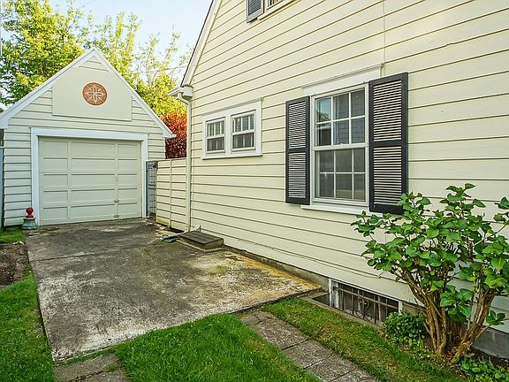 2nd image of 3318 N 28th St