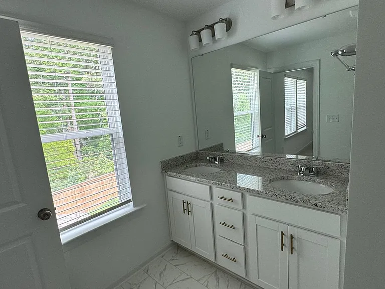 8815 Malmesbury Ln — Photo 26