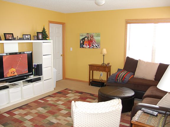 Upper-Level Family Room