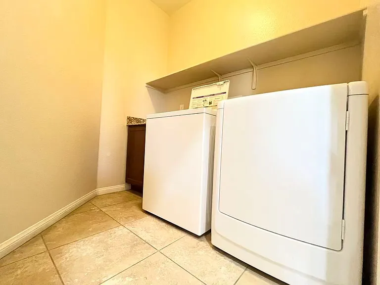5729 Tideview St — Photo 8