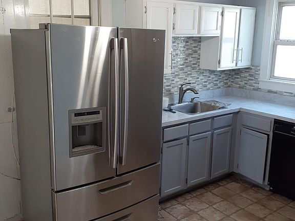 2nd image of 584 Cherry St
