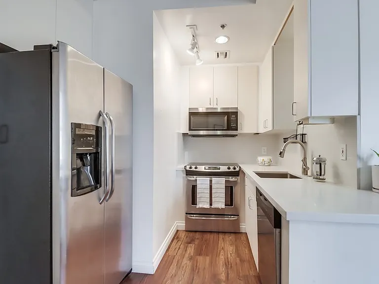 702 Ash St #301 — Photo 17