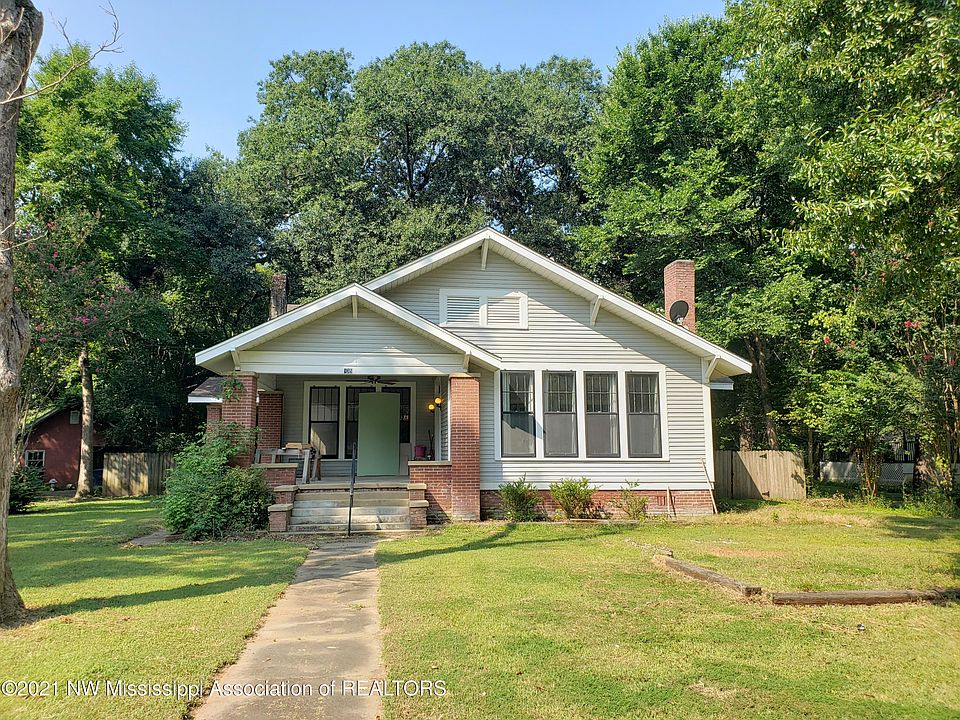 135 Panola Ave, Batesville, MS 38606 Zillow