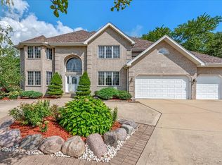 357 Carey Ct, Bloomingdale, IL 60108