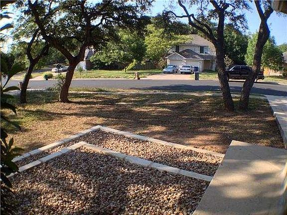 4th image of 2304 Granberry Dr