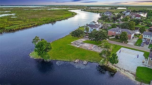 1st image of 410 Le Gardeur Dr