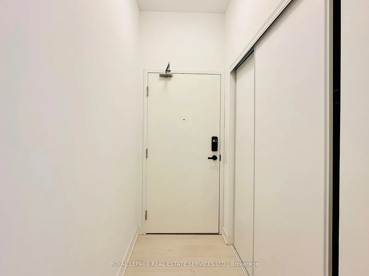 Building Photo - 3900 Confederation Pkwy #323