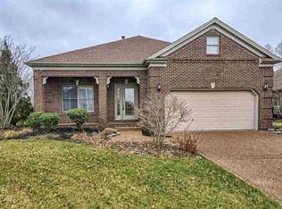 2064 S Long Cove Cir, Newburgh, IN