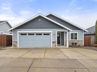 1758 Pearl Eye Ln, Medford, OR 97504
