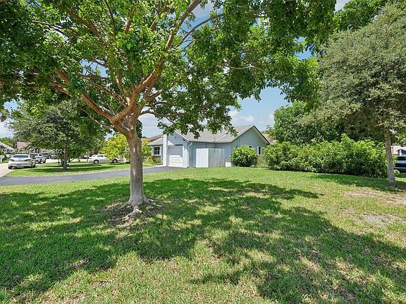 2nd image of 7333 NW 38th Pl