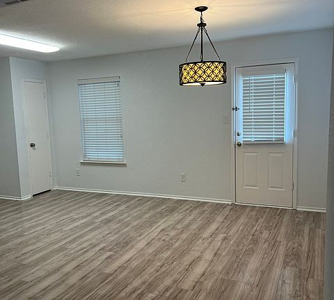 5th image of 2132 Van Zandt Dr