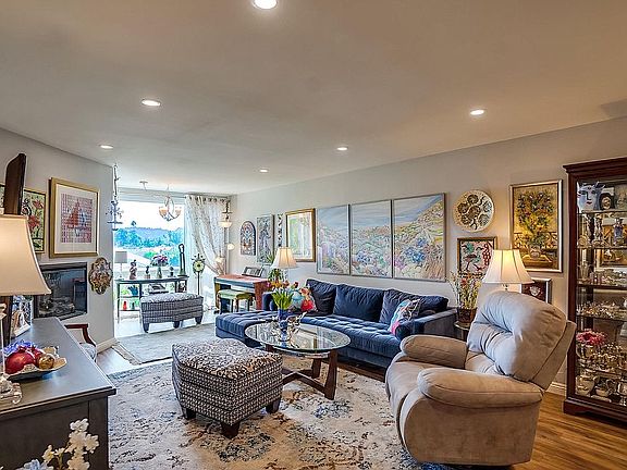 3rd image of 12720 Burbank Blvd Unit 203