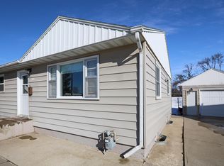 1413 S Lloyd St, Aberdeen, SD 57401