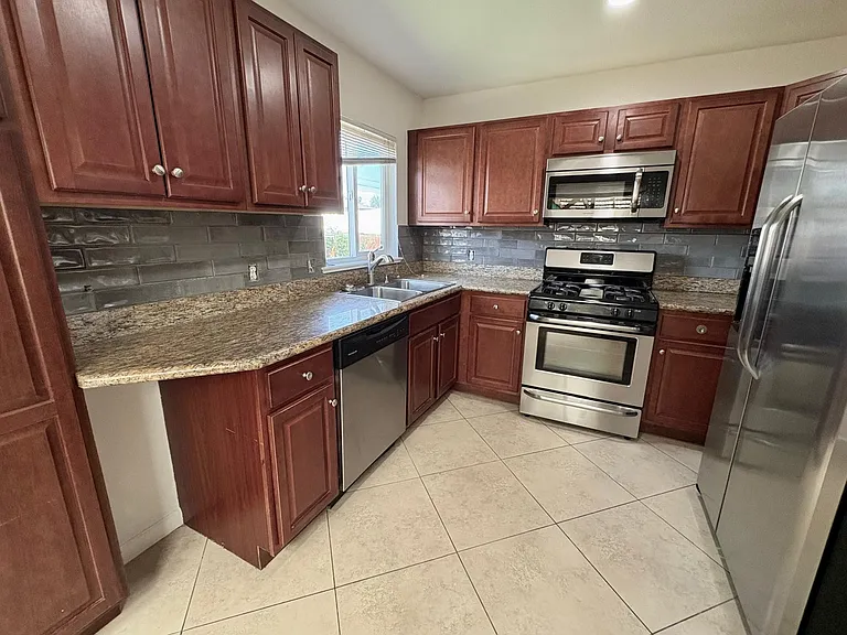 1433 S Decatur St — Photo 4