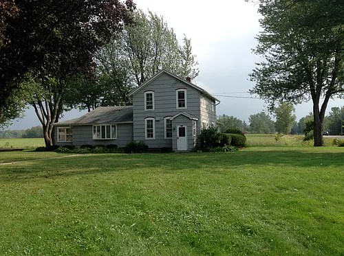 335 Town Line Rd Photo 1