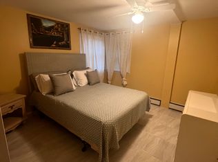 34 Colorado Ave ROOM 1, Bay Shore, NY 11706
