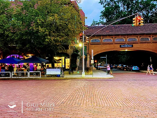 Sold by Daniel Gale Sotheby's International Realty | media 12